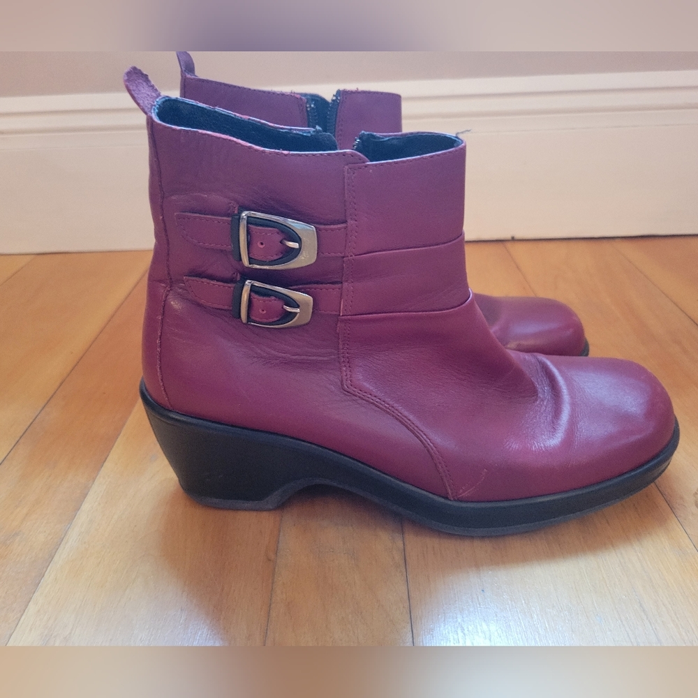 Red Dansko women's boots size EUR 39
